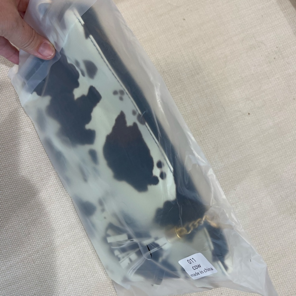 Get A Moove On Wristlet Tassel Pouch New in Package - Picture 5 of 6